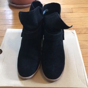 Ugg Elora black boot